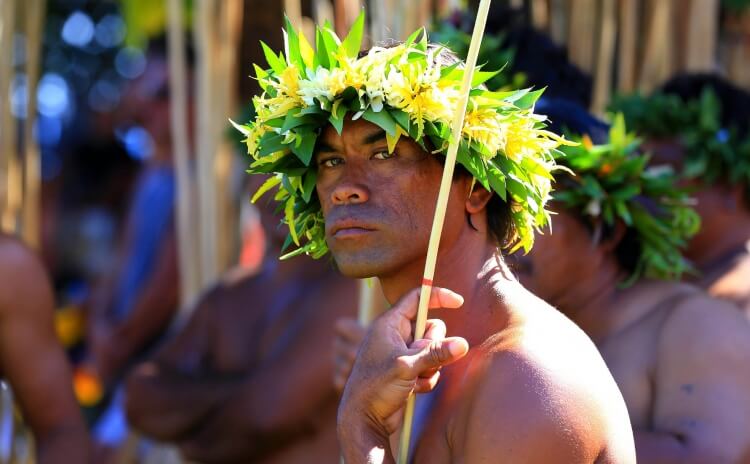 Loin du tourisme de masse, vous découvrirez le quotidien des polynésiens
