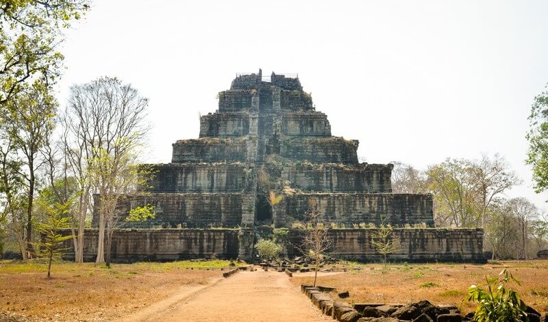 temple cambodge koh ker pyramide