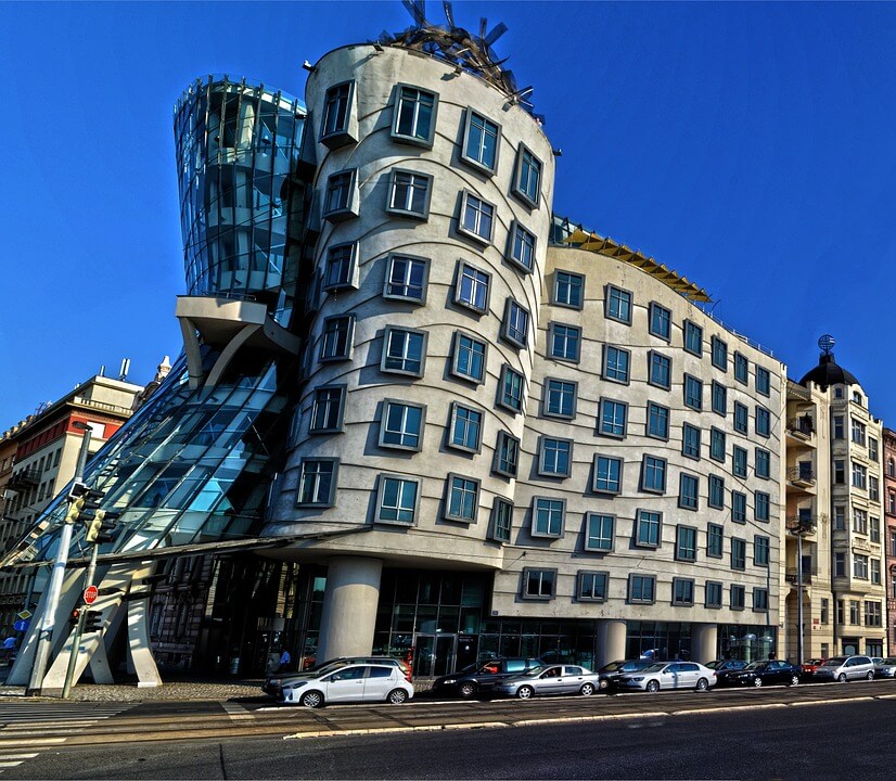 immeuble a l'architecture originale Dancing Building a prague