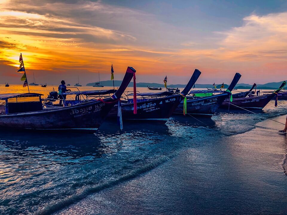 bateaux longtail à Krabi