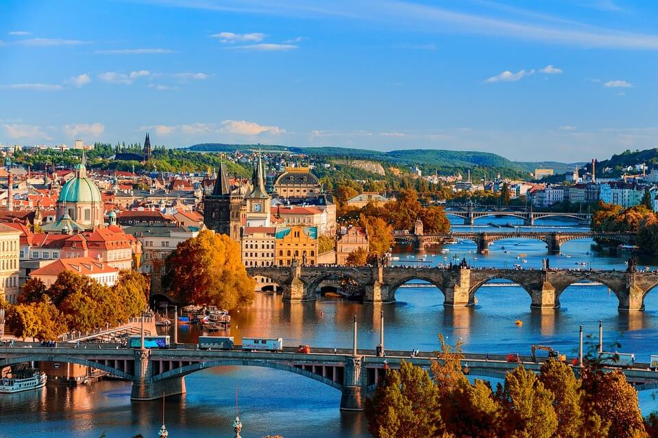 ville de prague ponts et rivière