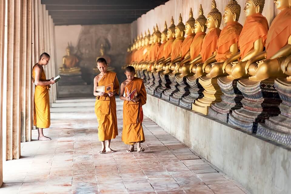 saison des pluies au cambodge temple boudhiste