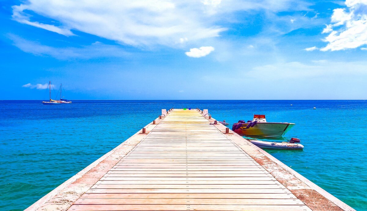 pont bord de mer saison des pluies en martinique