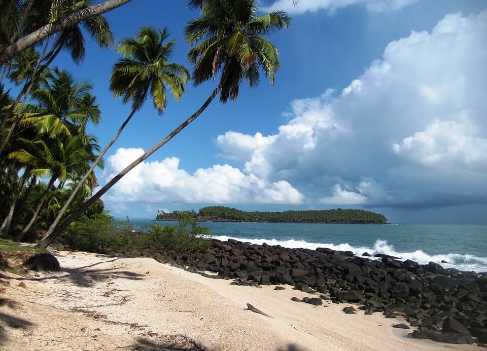 plage du salut en guyane