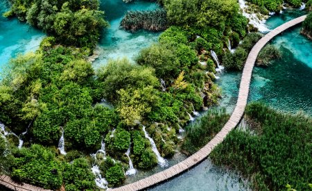 grece ou croatie plitvice parc national cascades ponton