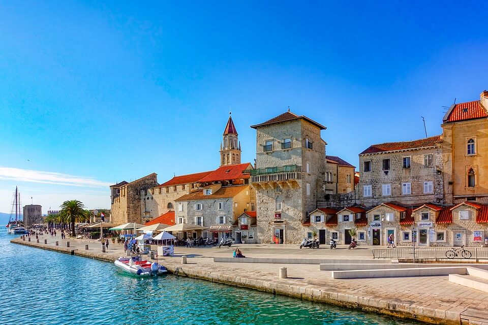 trogir village Crète ou Croatie 