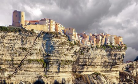 falaise bonifacio village perché que faire en Corse du Sud