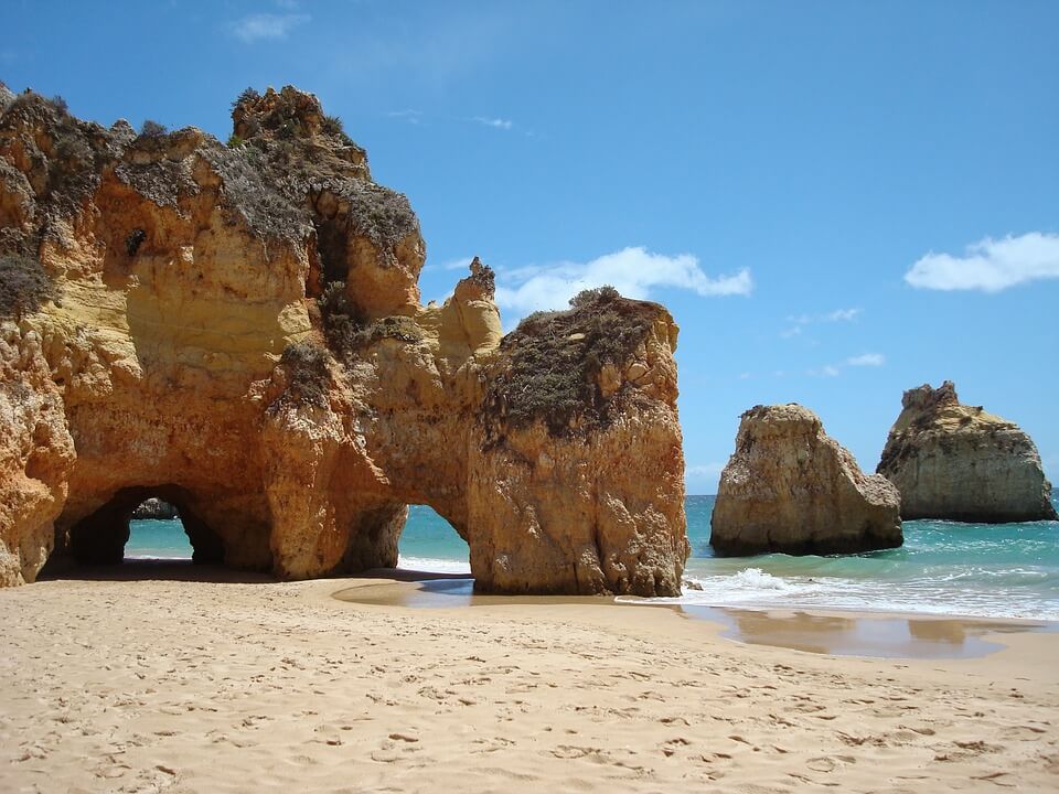 falaises de l'algarve portugal en camping car