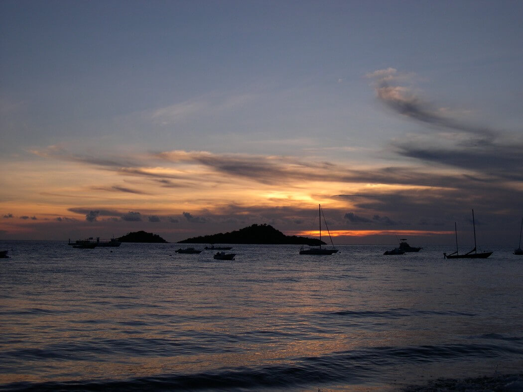 coucher de soleil ilets pigeon réserve cousteau en guadeloupe