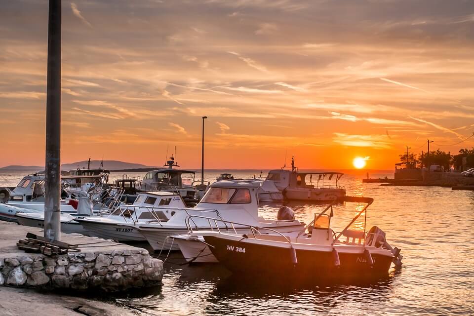 bateaux coucher du soleil croatie ile où faire la fête en croatie ?