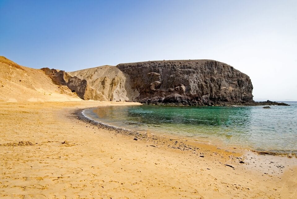 plage de papagayo sable blanc roche lanzarote ou fuerteventura