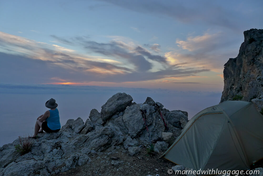 tente bivouac randonneur coucher de soleil voie lycienne randonnée en turquie