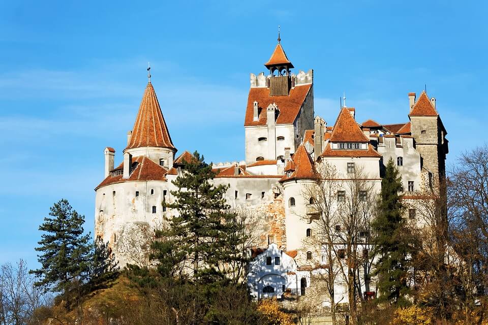 chateau en roumanie vrai château de dracula