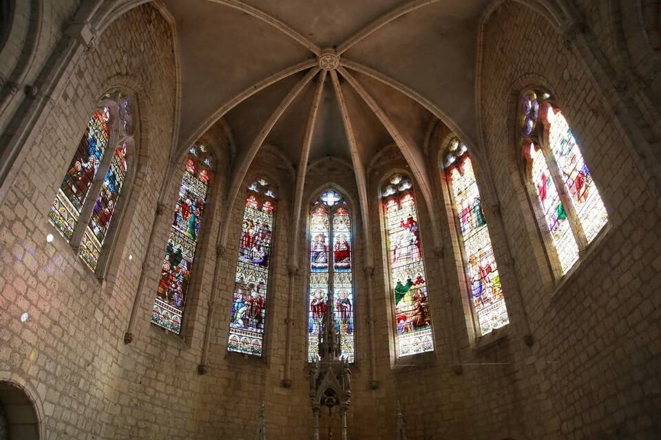 eglise de montcuq vitraux quel temps fait-il dans montcuq ?