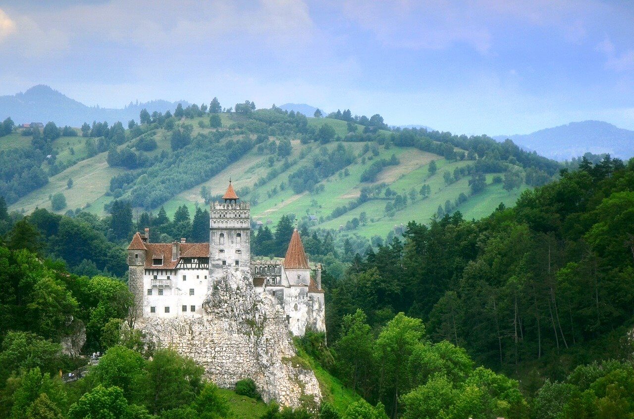 paysage vert château de bran