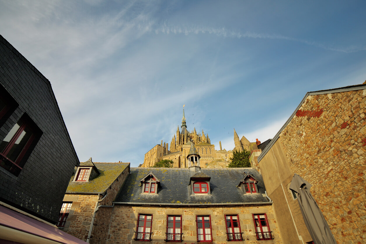 Mont Saint-Michel - vue d’en bas de l’abbaye