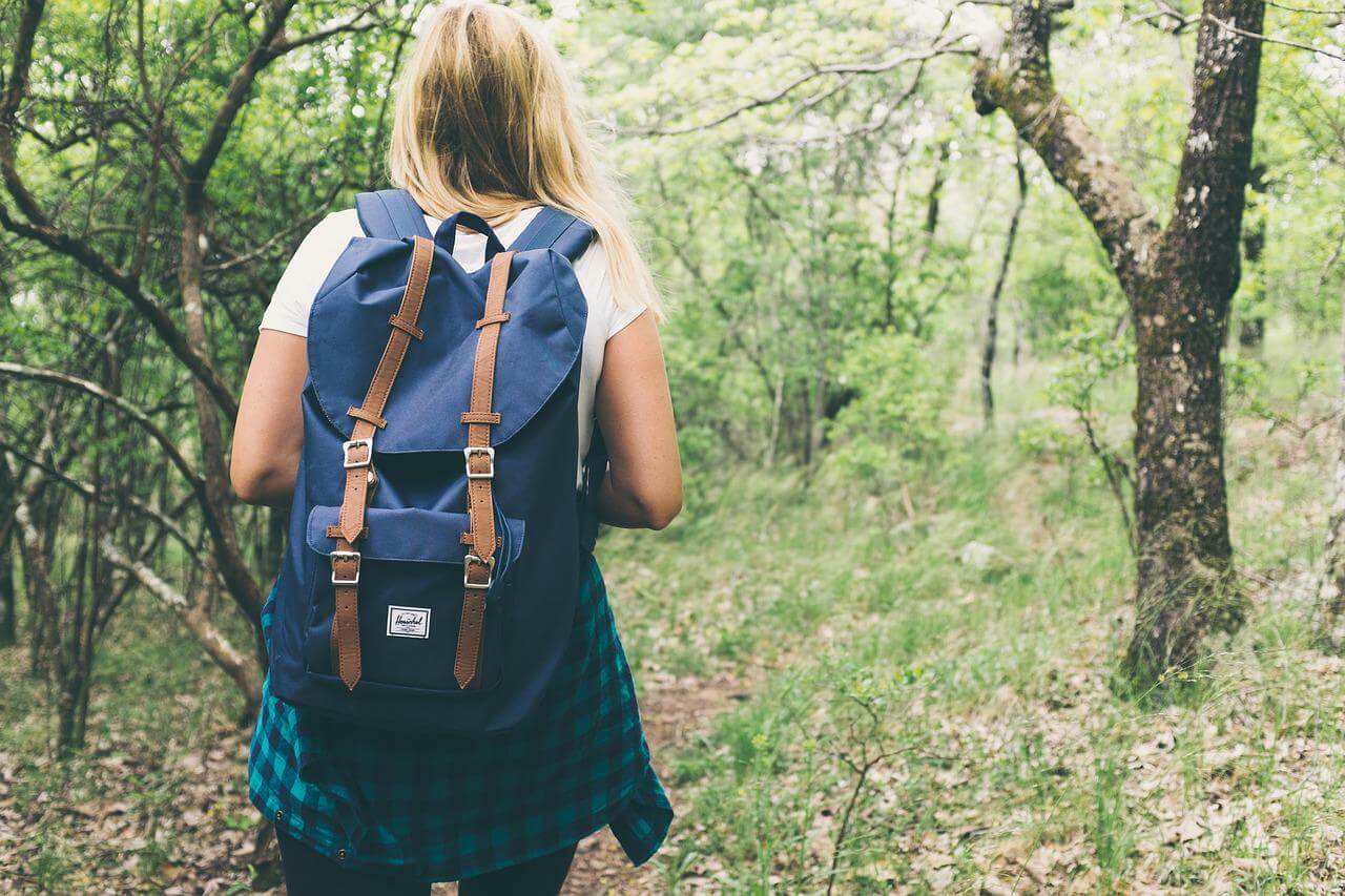 randonnée la soufriere en guadeloupe femme ascension trek