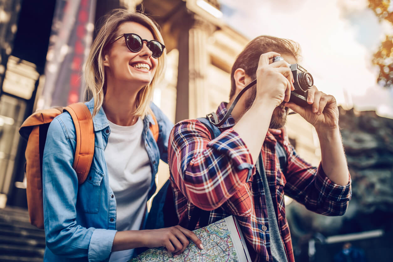 couple de voyageurs