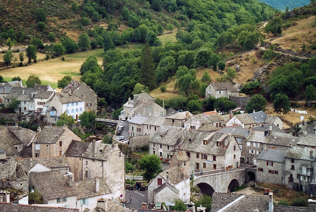 1280px france lozere le pont de montvert 01