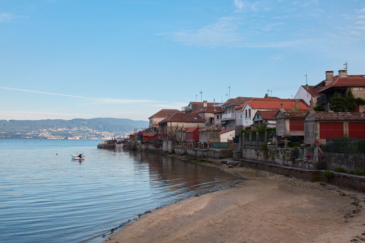 ancien village de pêcheurs Combarro sur la côte de Galice, Espagne