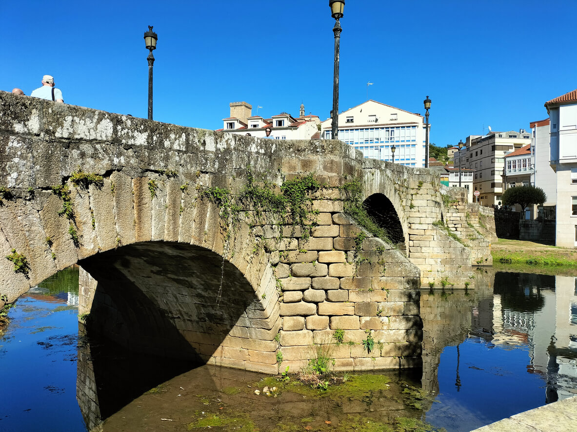 Vieux pont de Monforte de Lemos