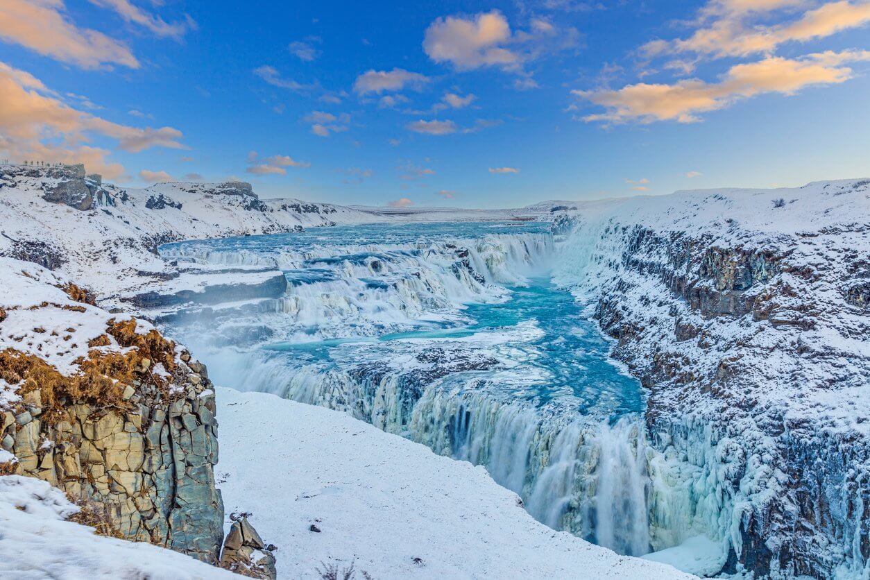 cascade de gullfoss en islande en hiver
