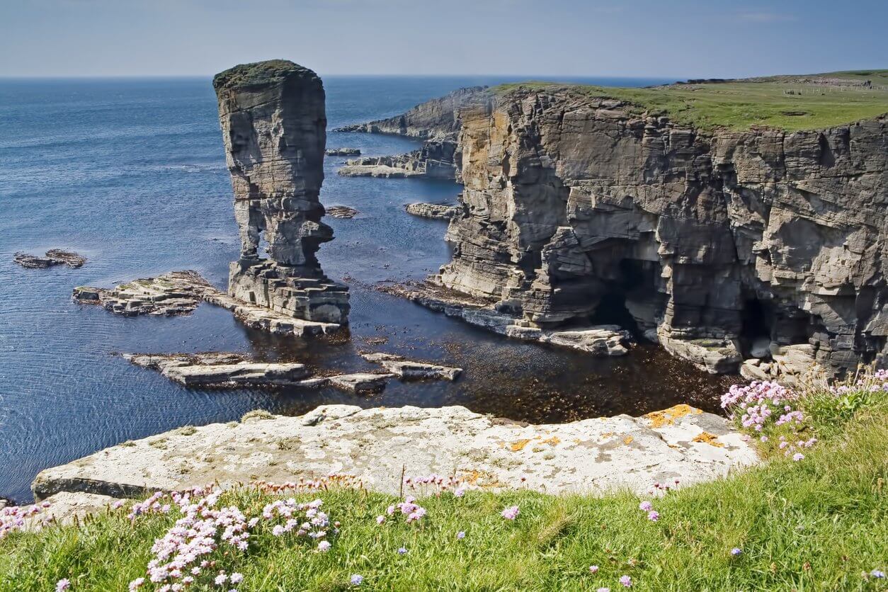 chateau de yesnaby orcades ecosse