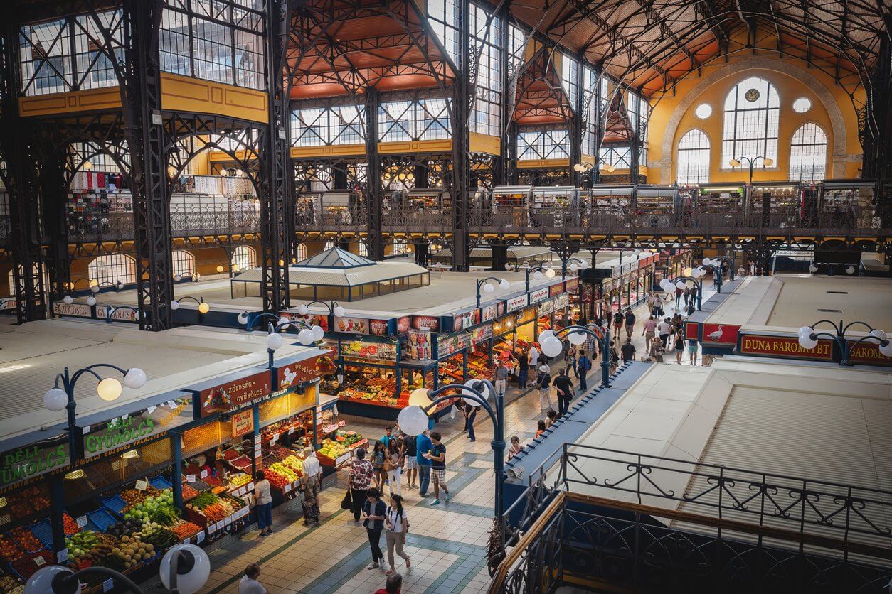 nagy vasarcsarnok halles a budapest