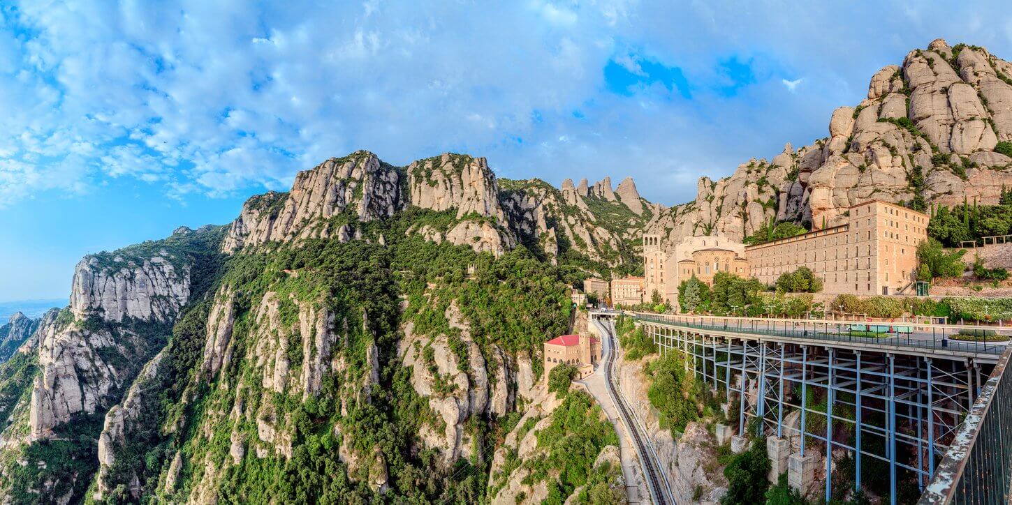 monastere de santa maria de montserrat espagne en catalogne