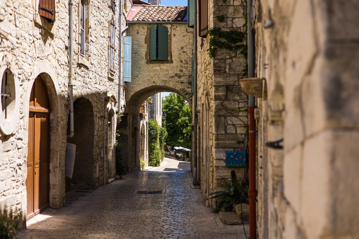 ruelles medievales de vezenobres