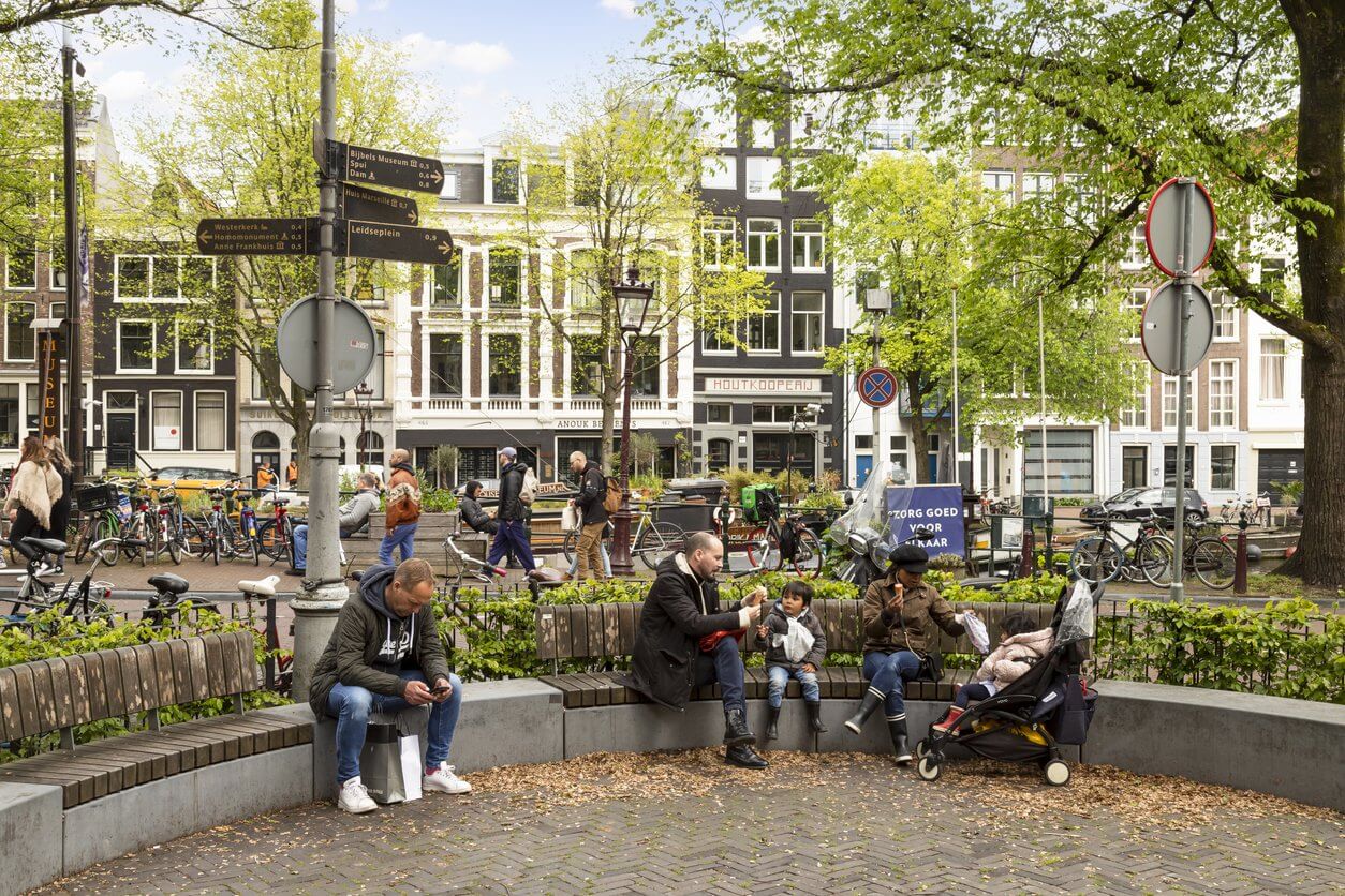 aire de jeux dans le jordaan pres du prinsengracht a amsterdam