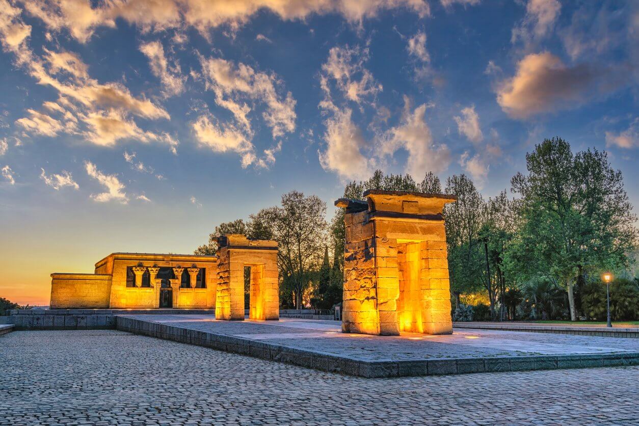 coucher de soleil au temple de debod