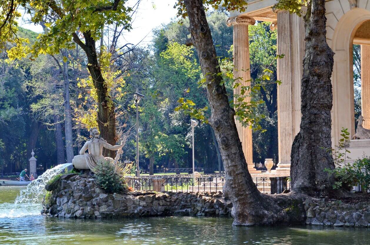 lac santander dans le parc de villa borghese rome