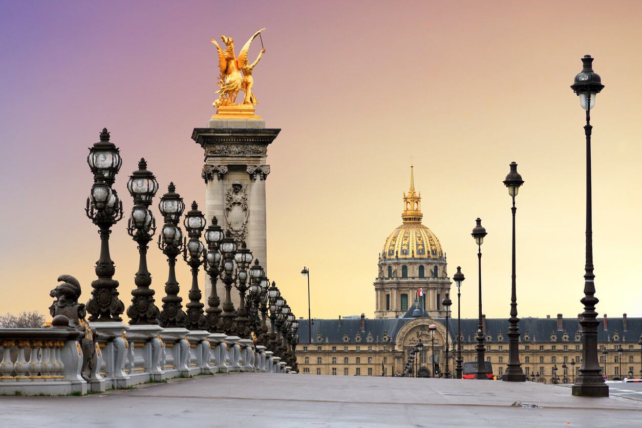 le pont alexandre iii et lever du soleil