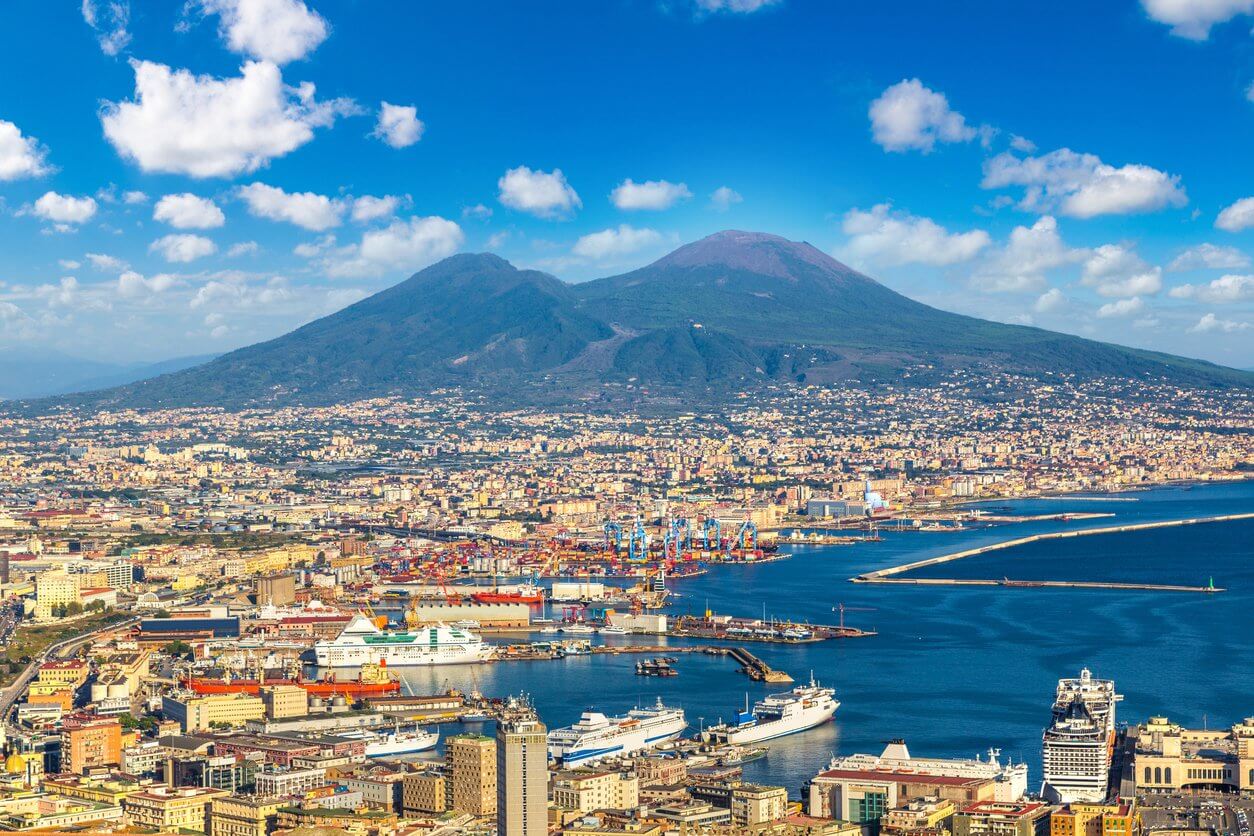 naples et le vesuve en italie