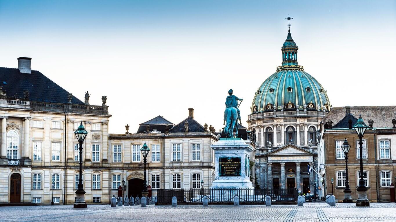 palais de la place du royal damalienborg. copenhague