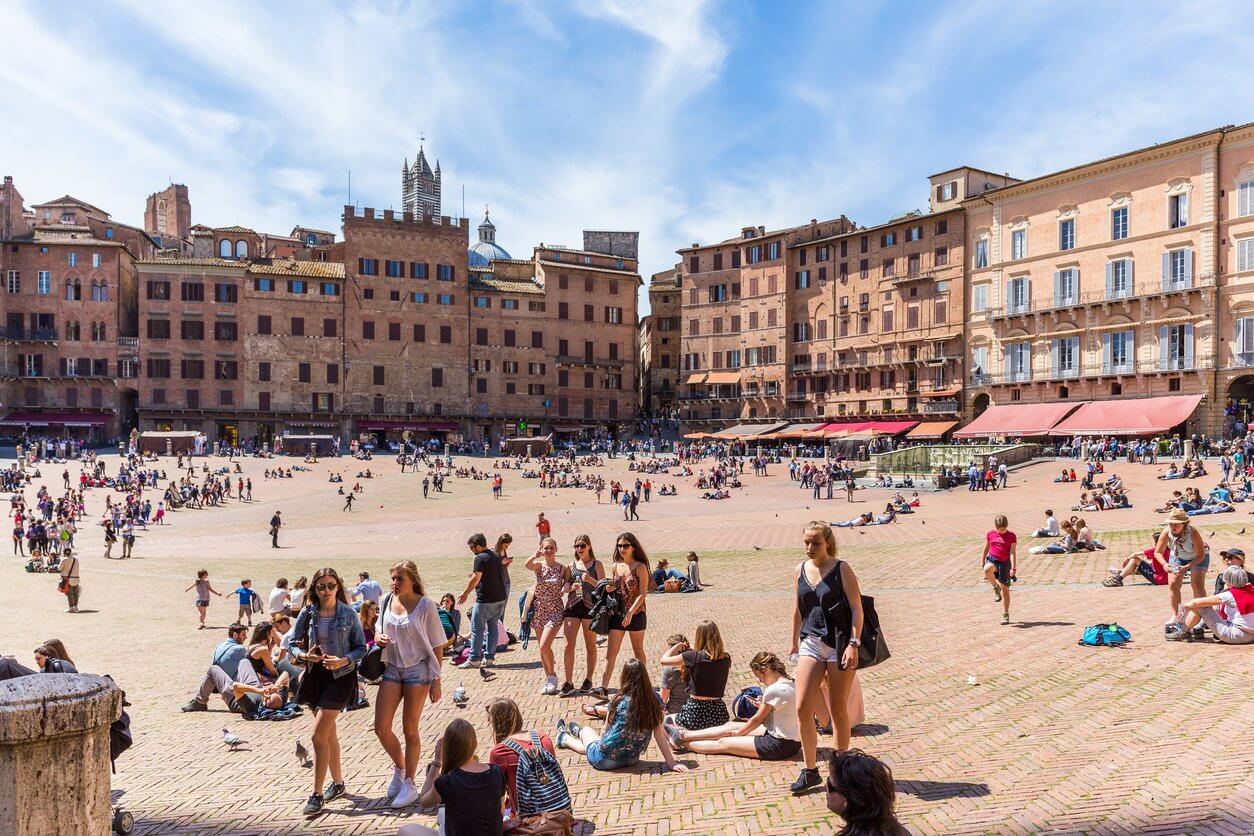 piazza del campo a sienne italie