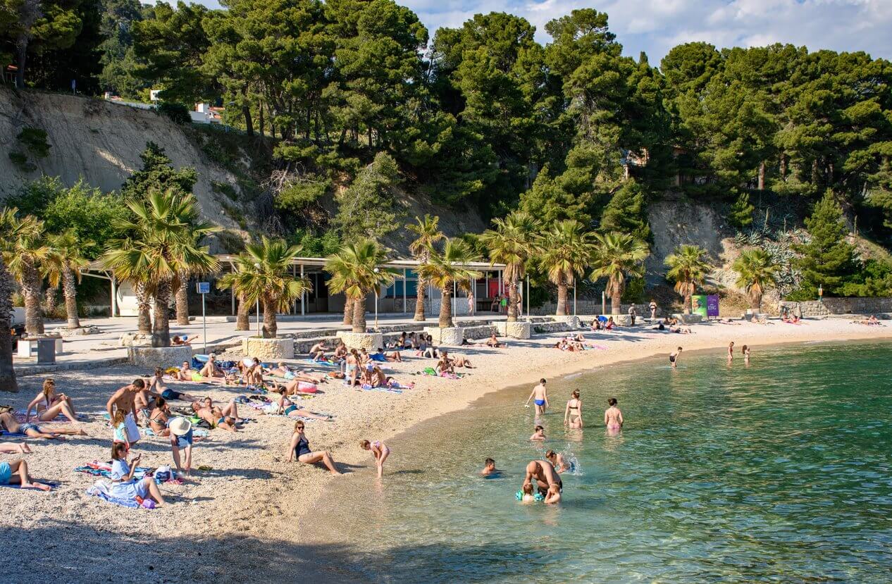 plage de jezinac sur la colline de marjan a split croatie