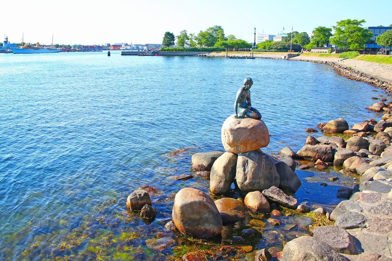 statue de petite sirene copenhague danemark