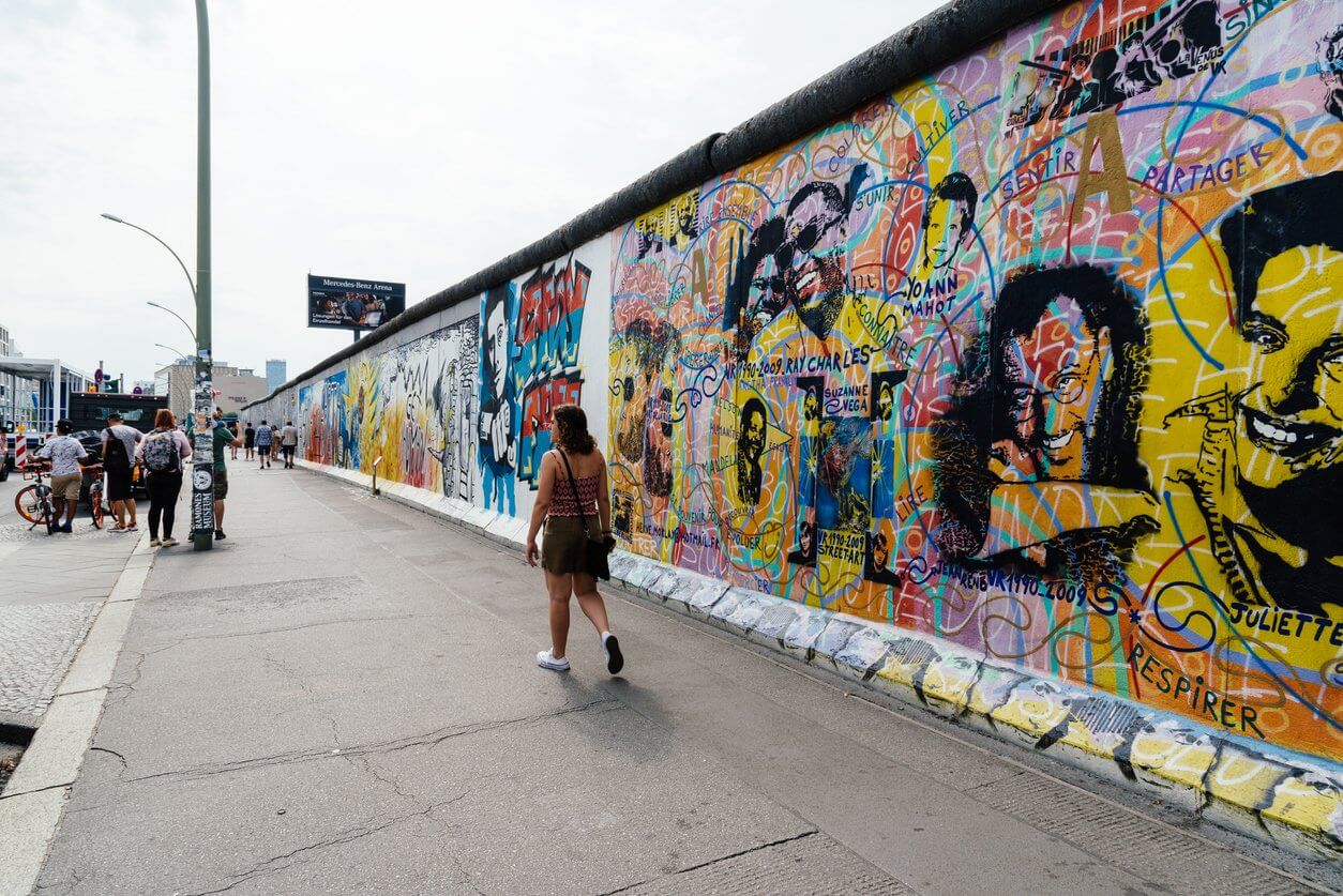 east side gallery dans le celebre mur de berlin