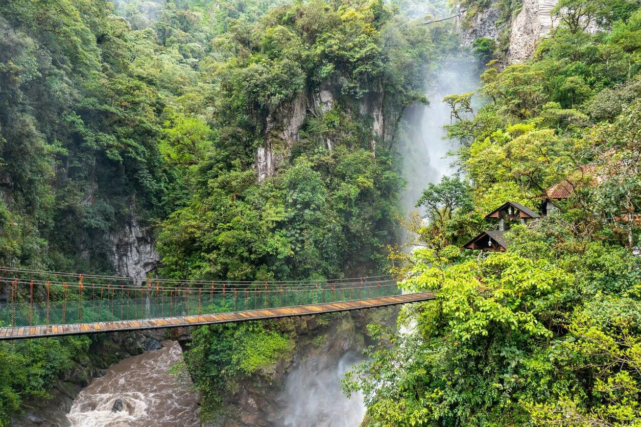 el pailon del diablo parc national de yasuni