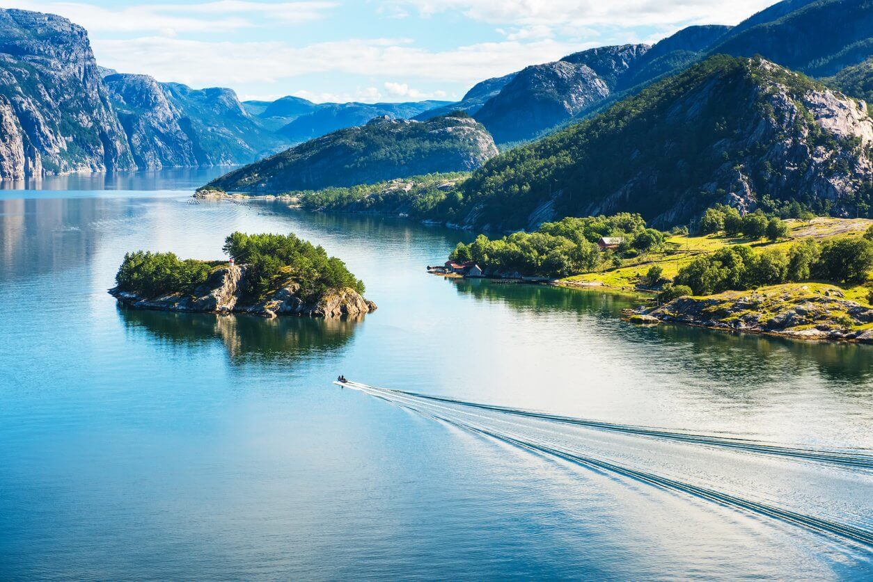 fjord norvegien et montagnes lysefjord norvege