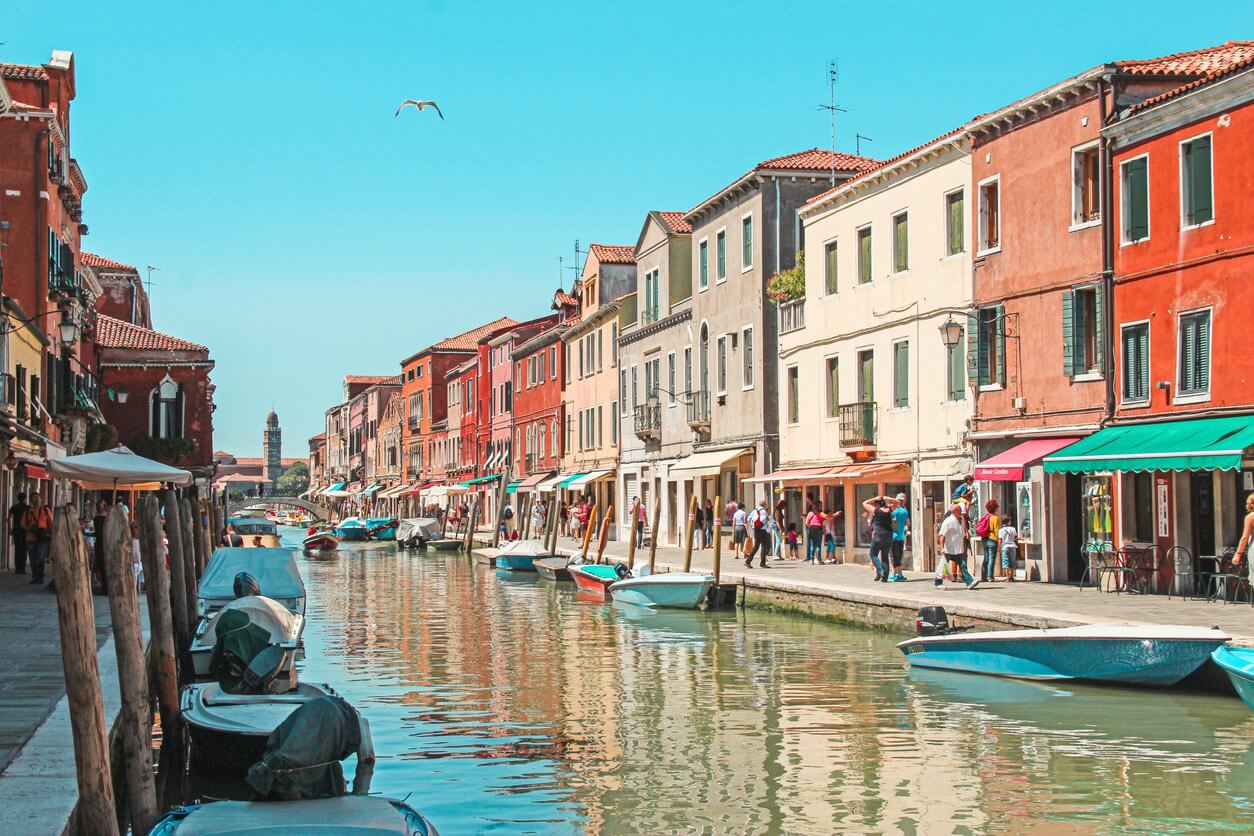 maisons colorees sur lile de murano