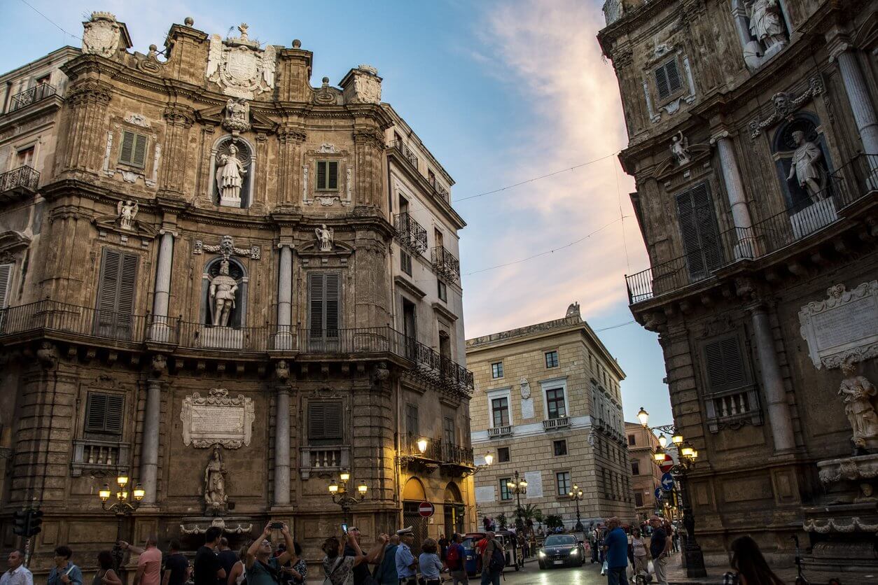 place vigliena connue sous le nom de quattro canti palerme