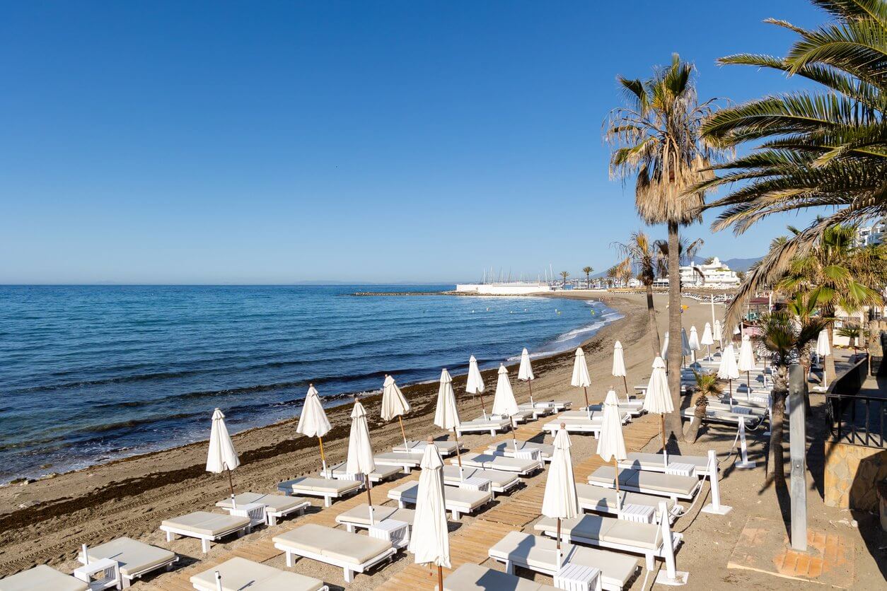 plage urbaine de marbella