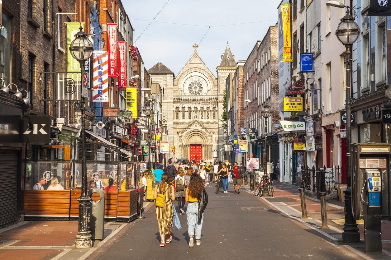 sunny grafton street a dublin