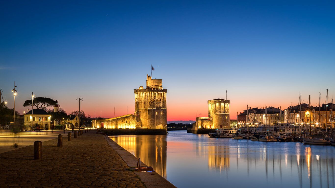 vieux port de la rochelle a lheure bleue