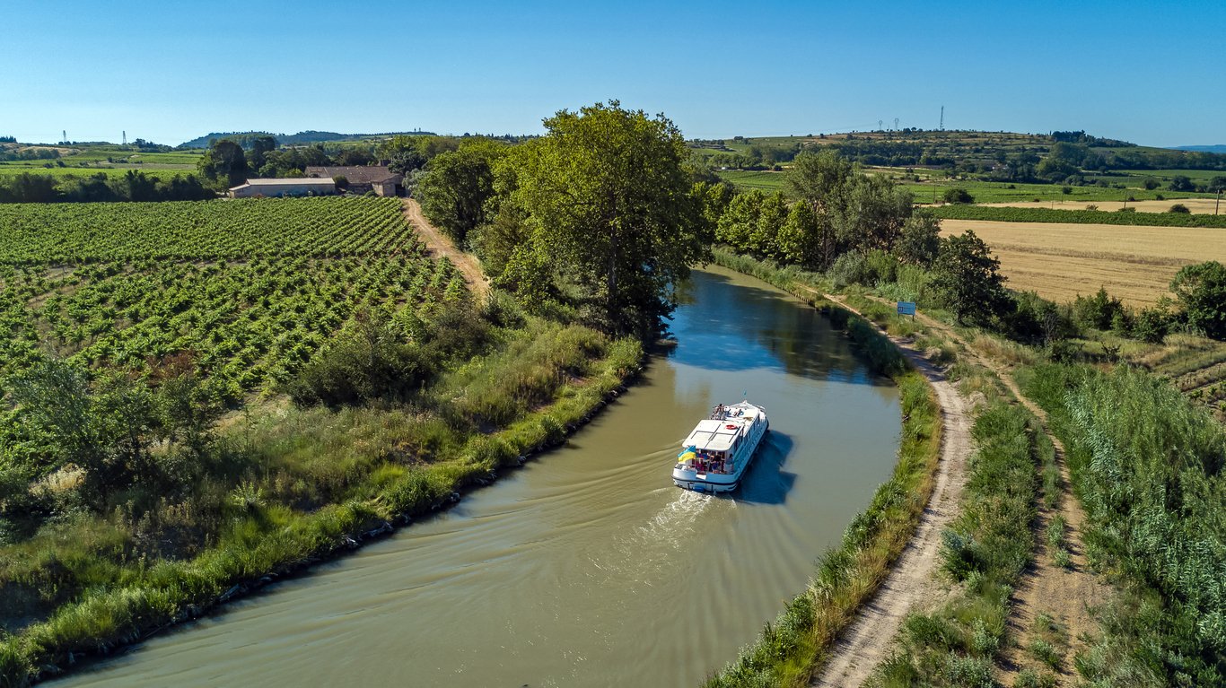 bateau dans le Canal du Midi