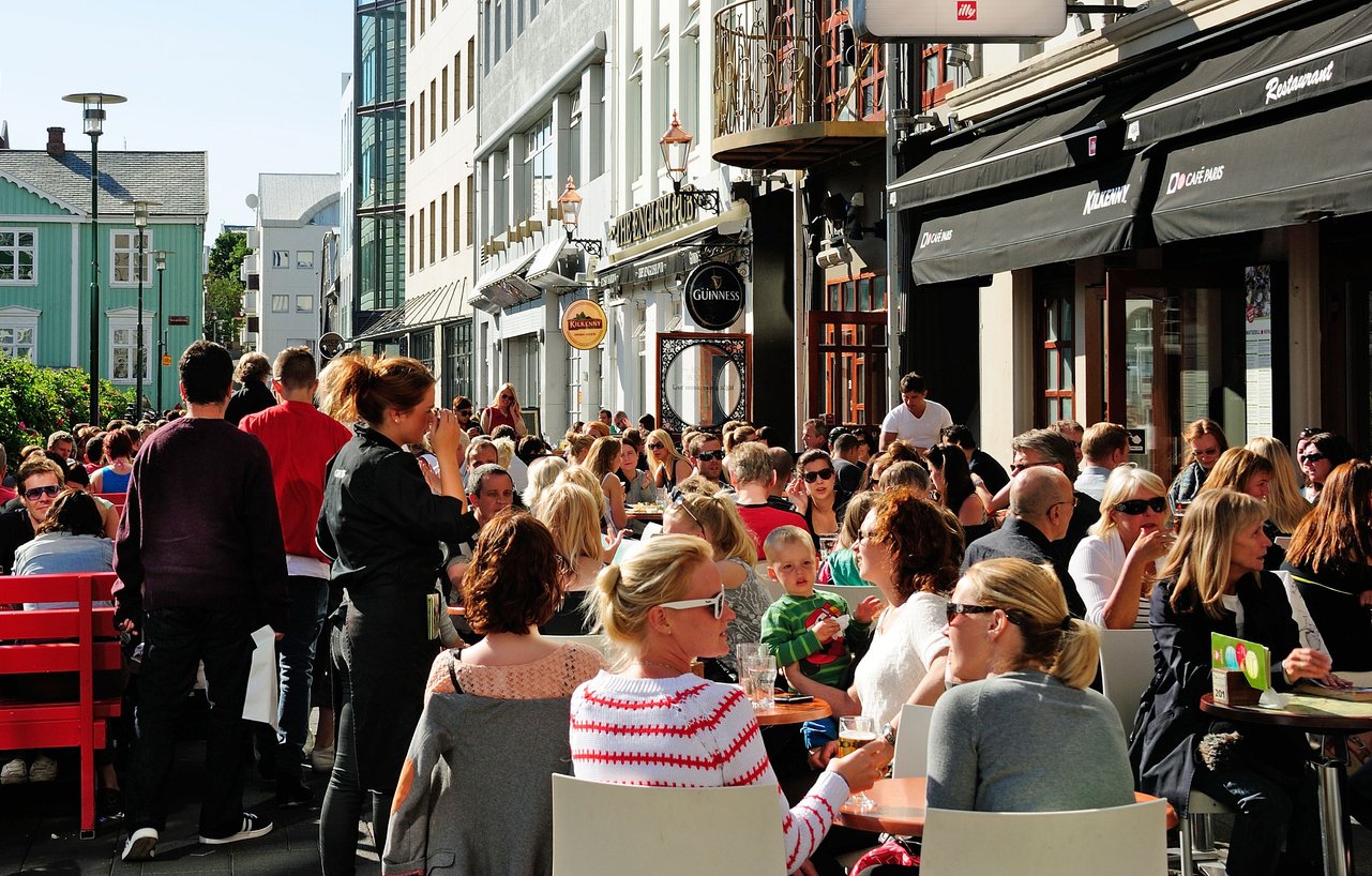 café en plein air du centre-ville de Reykjavik