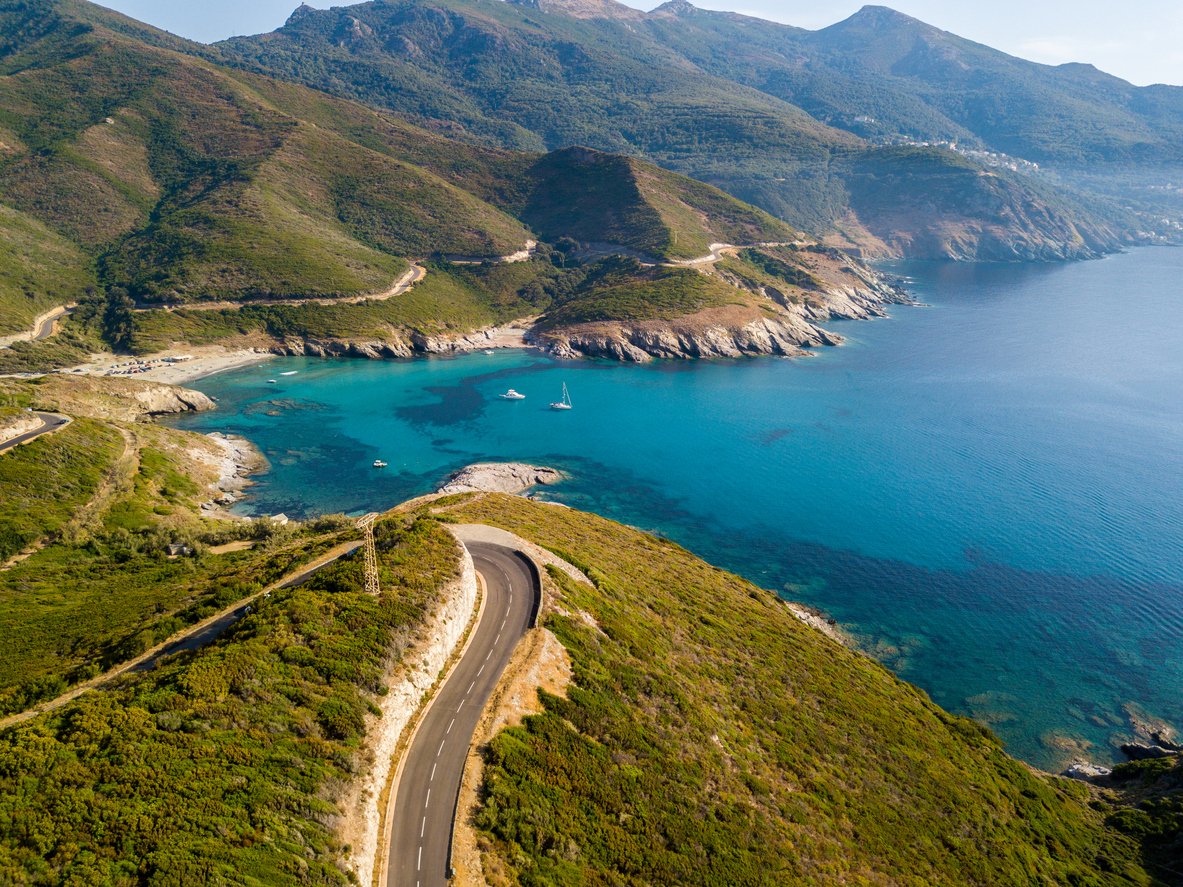 côte de la Corse, sinueuses routes et criques